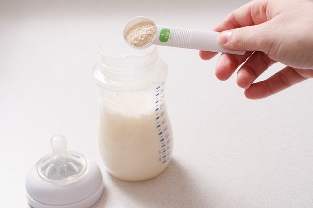 Hướng dẫn cách pha sữa đạt chuẩn cho các mẹ giúp bé phát triển toàn diện